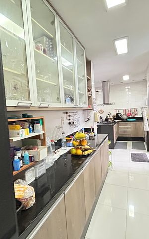 Casa à venda com 493m², 6 quartos e 8 vagasCozinha