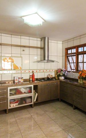 Casa à venda com 300m², 2 quartos e 3 vagas Casa à venda com 300m², 2 quartos e 3 vagasSala/Cozinha