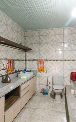 Casa à venda com 300m², 2 quartos e 3 vagas Casa à venda com 300m², 2 quartos e 3 vagasBanheiro 2