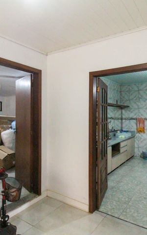 Casa à venda com 300m², 2 quartos e 3 vagas Casa à venda com 300m², 2 quartos e 3 vagasFundos