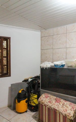 Casa à venda com 300m², 2 quartos e 3 vagas Casa à venda com 300m², 2 quartos e 3 vagasFundos