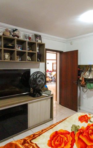 Casa à venda com 300m², 2 quartos e 3 vagas Casa à venda com 300m², 2 quartos e 3 vagasQuarto 2
