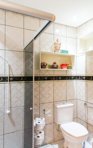 Casa à venda com 300m², 2 quartos e 3 vagas Casa à venda com 300m², 2 quartos e 3 vagasBanheiro 1