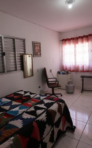 Casa à venda com 186m², 4 quartos e 2 vagasSuíte 