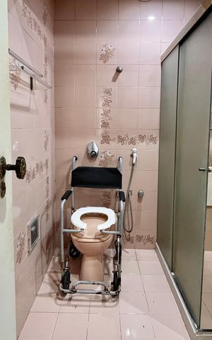 Apartamento para alugar com 138m², 3 quartos e sem vaga Apartamento para alugar com 138m², 3 quartos e sem vagaBanheiro da Suíte