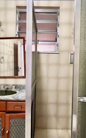 Apartamento para alugar com 138m², 3 quartos e sem vaga Apartamento para alugar com 138m², 3 quartos e sem vagaBanheiro social