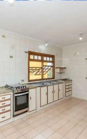 Casa à venda com 352m², 4 quartos e 4 vagas
