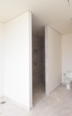 Apartamento à venda com 406m², 4 quartos e 4 vagasBanheiro da Suíte 2