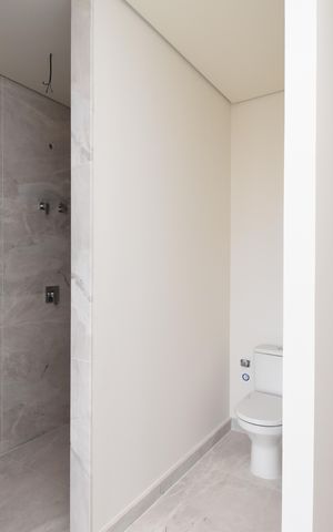 Apartamento à venda com 406m², 4 quartos e 4 vagasBanheiro da Suíte 2