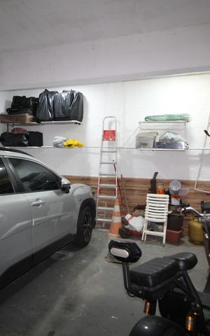 Casa à venda com 360m², 4 quartos e 2 vagasGaragem