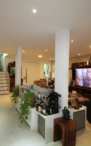 Casa à venda com 360m², 4 quartos e 2 vagasSala