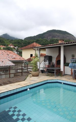 Casa à venda com 360m², 4 quartos e 2 vagasÁrea Externa