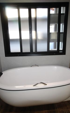 Casa de condomínio para alugar com 376m², 5 quartos e 4 vagasBanheiro da Suíte 2