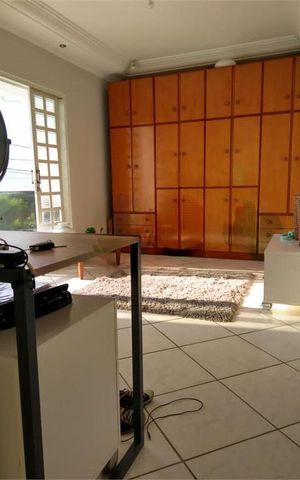 Casa à venda com 250m², 4 quartos e 4 vagas