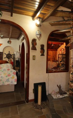 Casa à venda com 300m², 3 quartos e 2 vagasSaleta