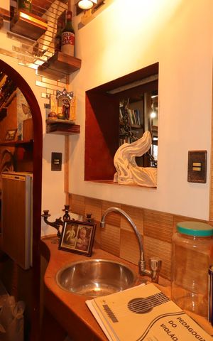 Casa à venda com 300m², 3 quartos e 2 vagasAdega
