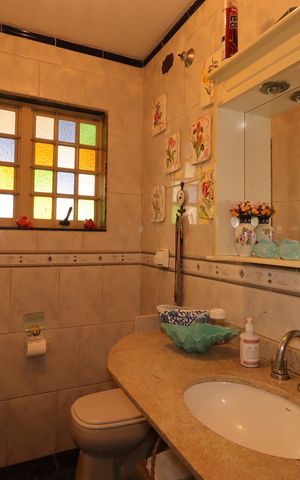 Casa à venda com 300m², 3 quartos e 2 vagasLavabo