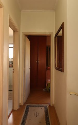 Casa à venda com 300m², 3 quartos e 2 vagasCorredor do piso superior