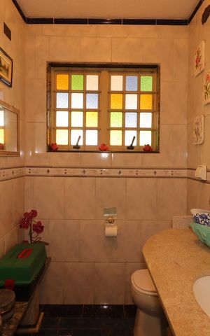 Casa à venda com 300m², 3 quartos e 2 vagasLavabo
