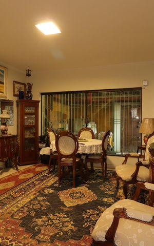 Casa à venda com 300m², 3 quartos e 2 vagasSala de Estar