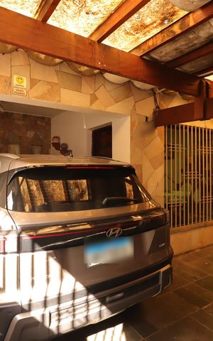 Casa à venda com 300m², 3 quartos e 2 vagasGaragem