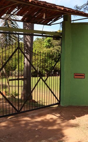 Casa de condomínio à venda com 300m², 3 quartos e 4 vagasEntrada
