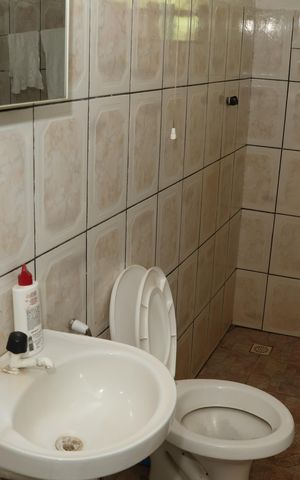 Casa de condomínio à venda com 300m², 3 quartos e 4 vagasBanheiro