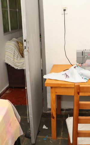 Casa de condomínio à venda com 300m², 3 quartos e 4 vagasQuarto 2