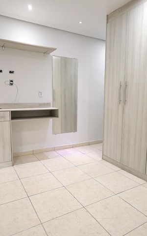 Casa à venda com 100m², 2 quartos e 2 vagas Casa à venda com 100m², 2 quartos e 2 vagasQuarto 2