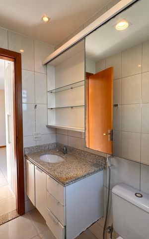 Apartamento à venda com 160m², 3 quartos e 3 vagas Apartamento à venda com 160m², 3 quartos e 3 vagasSuíte - Banheiro