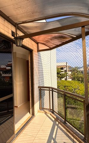 Apartamento à venda com 160m², 3 quartos e 3 vagas Apartamento à venda com 160m², 3 quartos e 3 vagasSuíte - Varanda