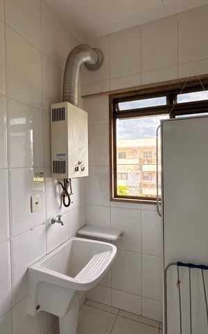 Apartamento à venda com 160m², 3 quartos e 3 vagas Apartamento à venda com 160m², 3 quartos e 3 vagasCozinha e Área de Serviço