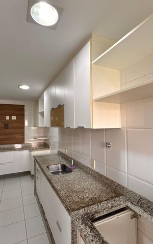 Apartamento à venda com 160m², 3 quartos e 3 vagas Apartamento à venda com 160m², 3 quartos e 3 vagasCozinha e Área de Serviço