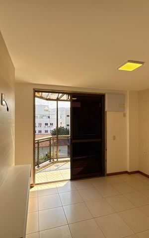Apartamento à venda com 160m², 3 quartos e 3 vagas Apartamento à venda com 160m², 3 quartos e 3 vagasSuíte