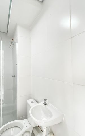 Apartamento à venda com 33m², 2 quartos e sem vaga Apartamento à venda com 33m², 2 quartos e sem vagaBanheiro
