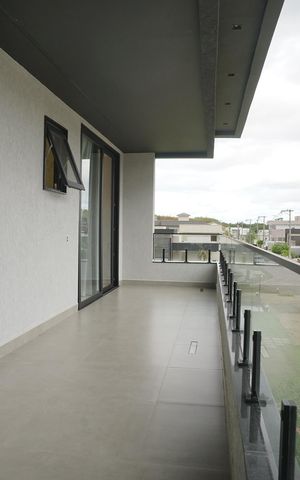 Casa de condomínio para alugar com 442m², 6 quartos e 4 vagas Casa de condomínio para alugar com 442m², 6 quartos e 4 vagasVaranda