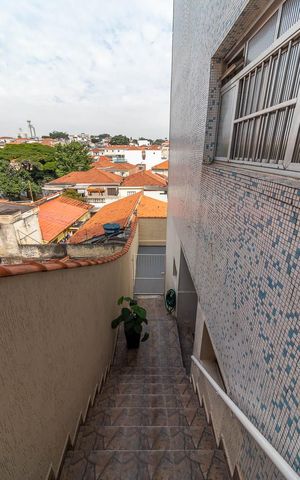 Casa para alugar com 158m², 3 quartos e 2 vagasEscada