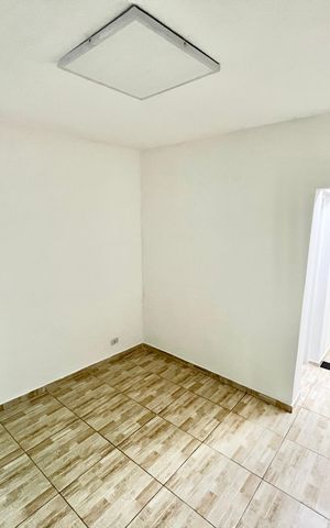 Casa para alugar com 60m², 2 quartos e sem vaga Casa para alugar com 60m², 2 quartos e sem vagaSala
