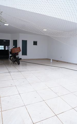 Casa para alugar com 239m², 4 quartos e 4 vagas