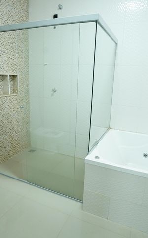 Casa para alugar com 239m², 4 quartos e 4 vagas