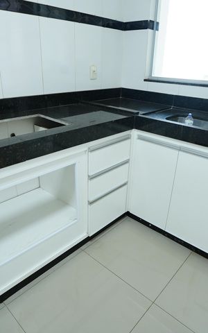 Casa para alugar com 239m², 4 quartos e 4 vagas