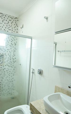 Casa para alugar com 239m², 4 quartos e 4 vagas
