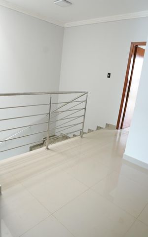 Casa para alugar com 239m², 4 quartos e 4 vagas