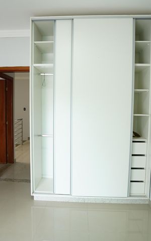Casa para alugar com 239m², 4 quartos e 4 vagas