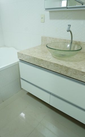Casa para alugar com 239m², 4 quartos e 4 vagas