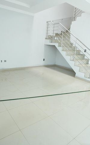 Casa para alugar com 239m², 4 quartos e 4 vagas
