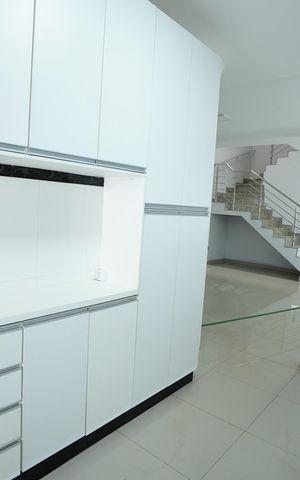 Casa para alugar com 239m², 4 quartos e 4 vagas