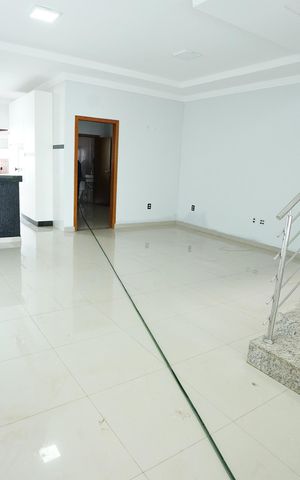 Casa para alugar com 239m², 4 quartos e 4 vagas