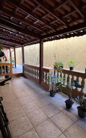Casa à venda com 135m², 2 quartos e 3 vagas Casa à venda com 135m², 2 quartos e 3 vagasQuintal