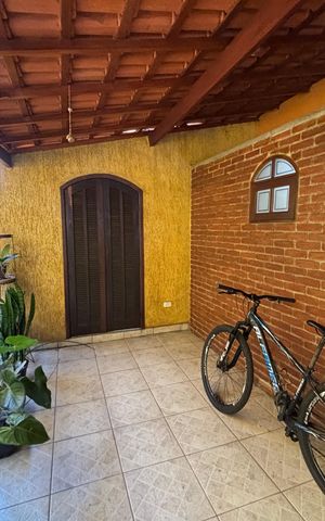 Casa à venda com 135m², 2 quartos e 3 vagas Casa à venda com 135m², 2 quartos e 3 vagasQuintal